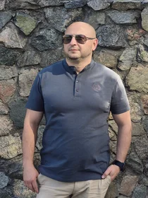 Поло з гербом